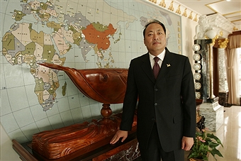 Predsednik Korporacije Tiens-a Li Jinyuan